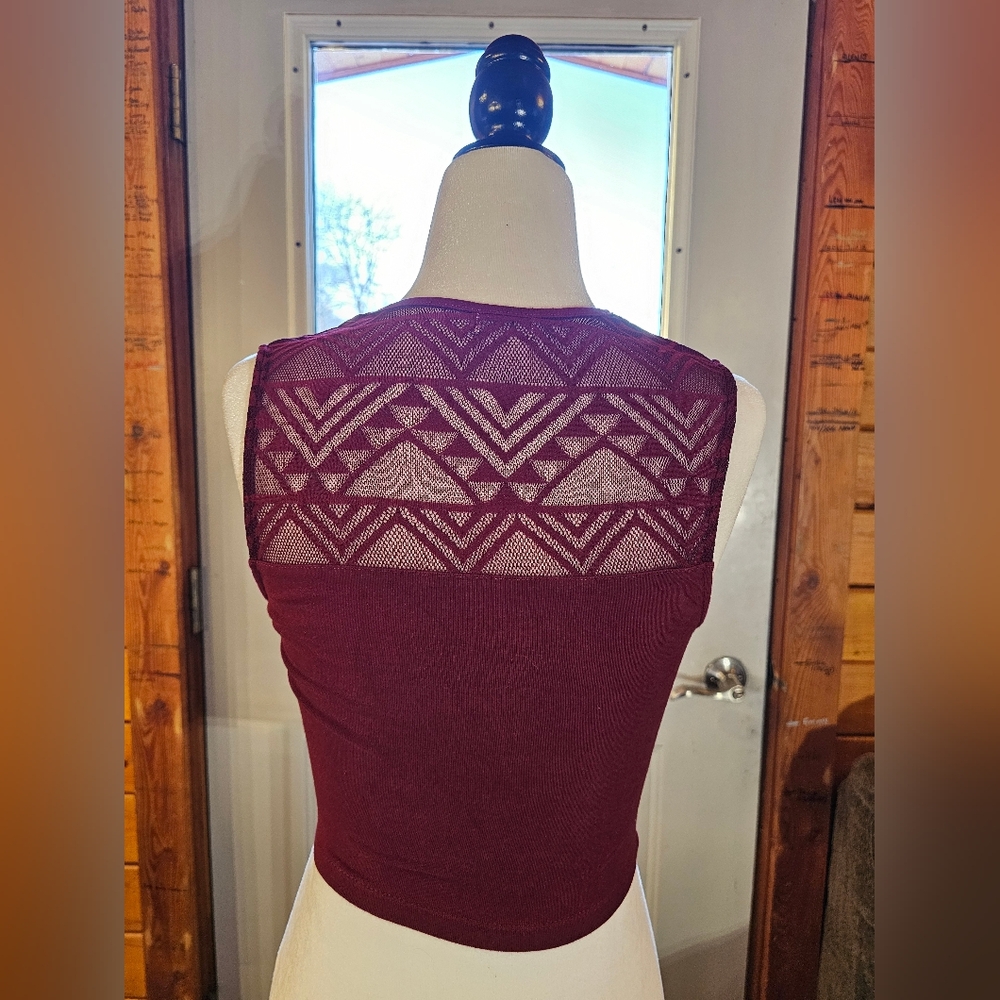Aztec crop top - Picture 3 of 3